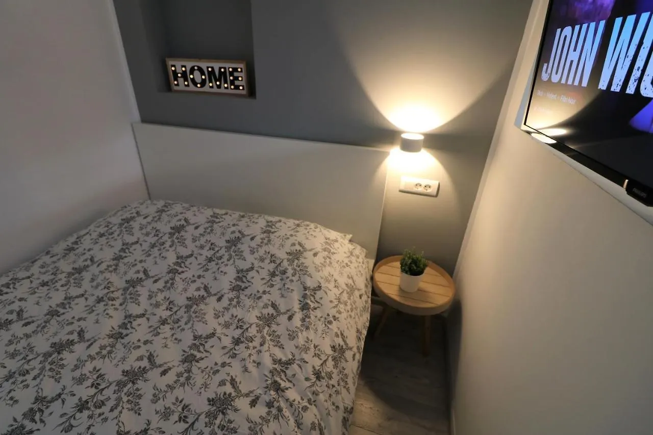 Cozy Novotel Studio - Free Minibar - Quiet & Peace 布加勒斯特
