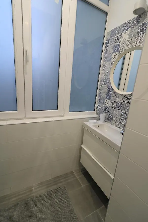 Cozy Novotel Studio - Free Minibar - Quiet & Peace 布加勒斯特 0*,  罗马尼亚