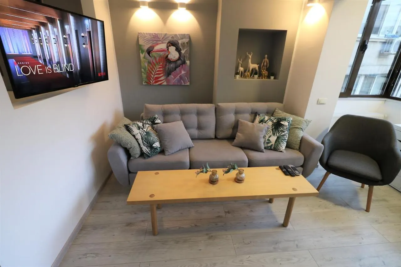 Cozy Novotel Studio - Free Minibar - Quiet & Peace 布加勒斯特